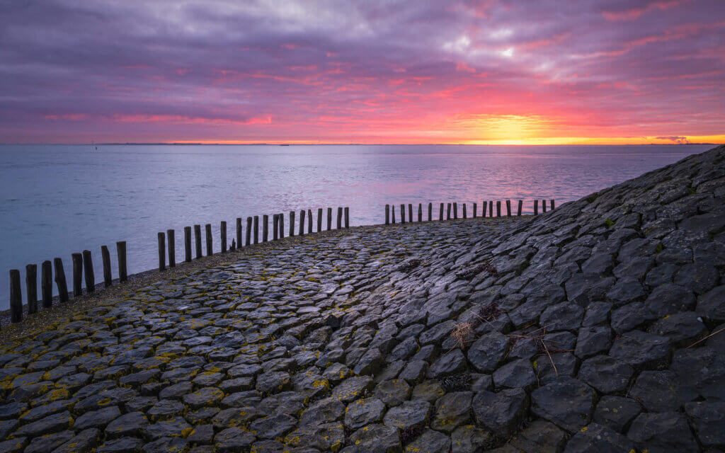 On a beautiful morning at the Oosterschelde near Kats.