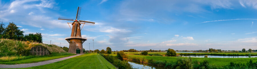 The windmill on the city walls of Gorinchem. This panorama was taken at sunset.