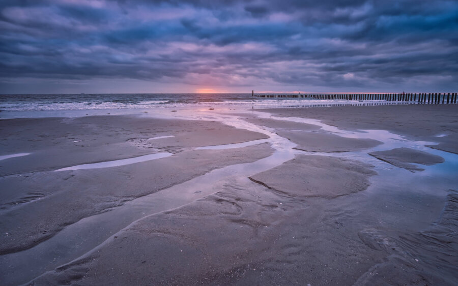 The last light of this day in Zeeland, seen from the Walcheren beach near Dishoek.