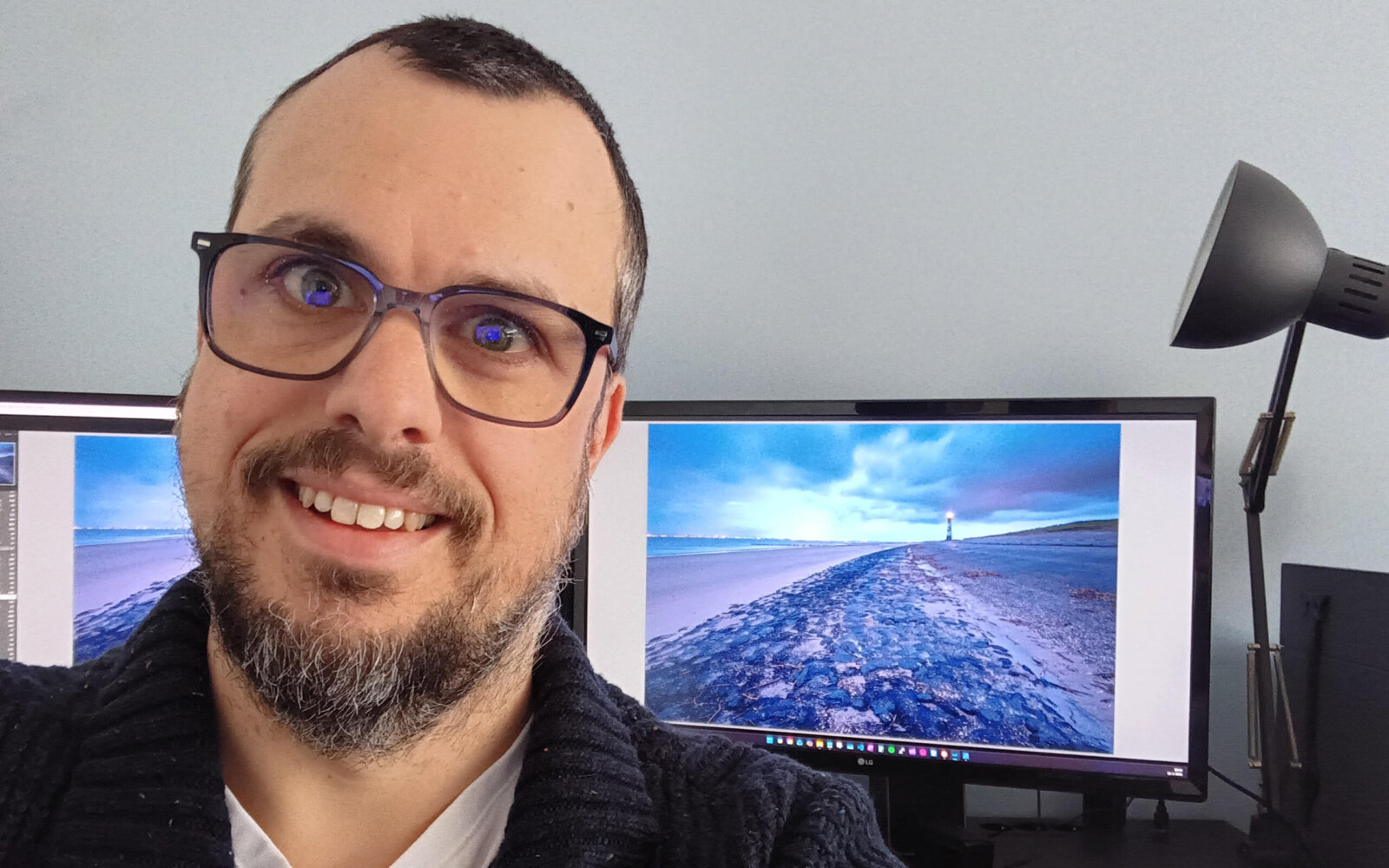 Sander Poppe, landscape photographer, office.